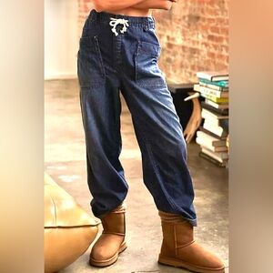 FREE PEOPLE ROCKWELL SLOUCHY JEANS XS!!